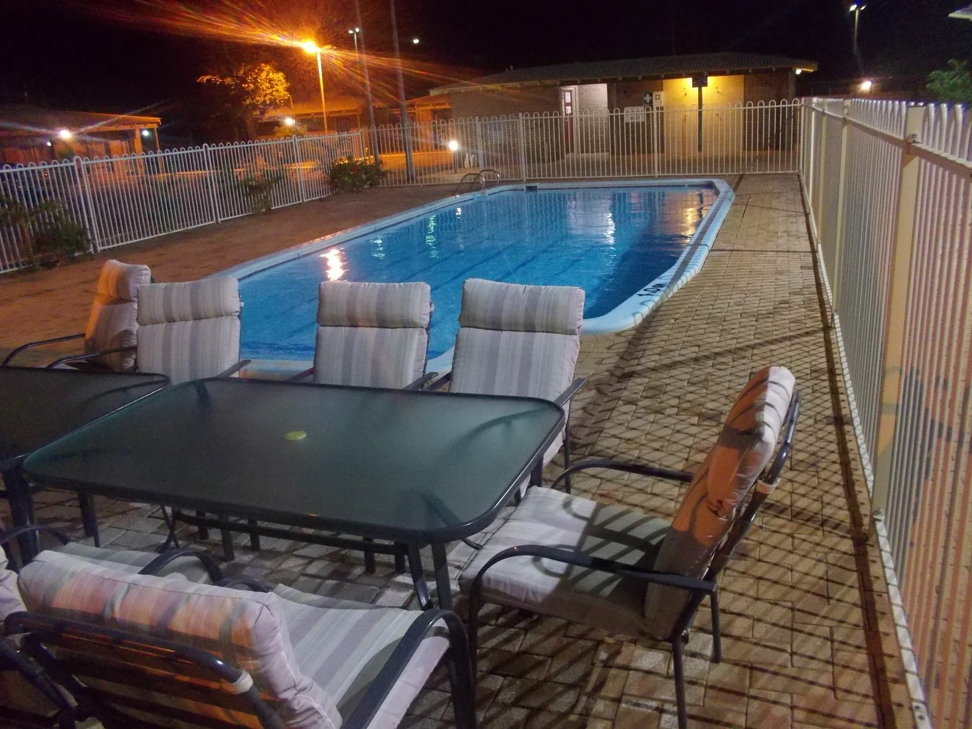 Carnarvon Motel Екстериор снимка